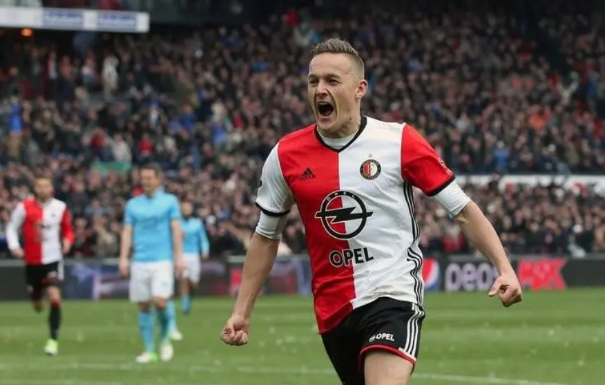 明星解说视频-关于今晨体能课后，费耶诺德止住颓势备战意甲，悬念犹存，轮换策略成焦点的信息