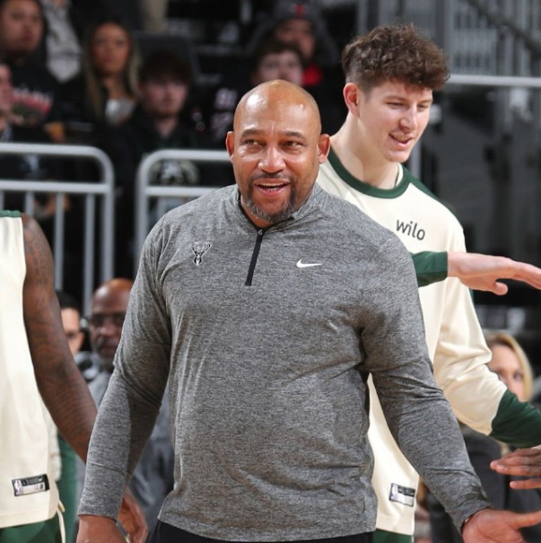 lol视频攻略-关于风云突变密尔沃基雄鹿赛前止住颓势，意甲版图或变，更衣室稳定，阵容厚度经受考验的信息