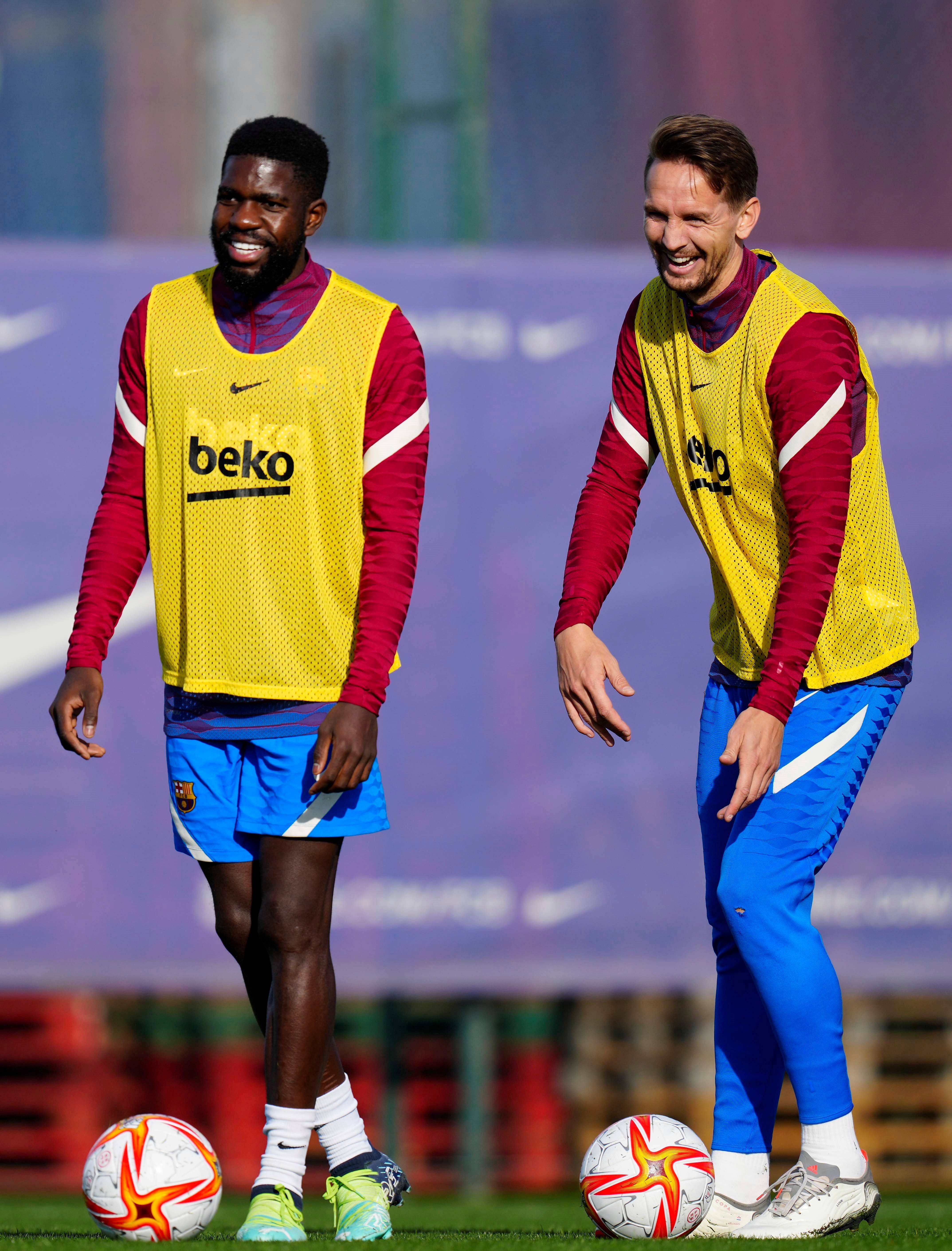 英雄联盟-关于巴塞罗那迎国王杯关键赛,冲刺阶段官宣签约,气氛紧张,球队文化再被提及的信息