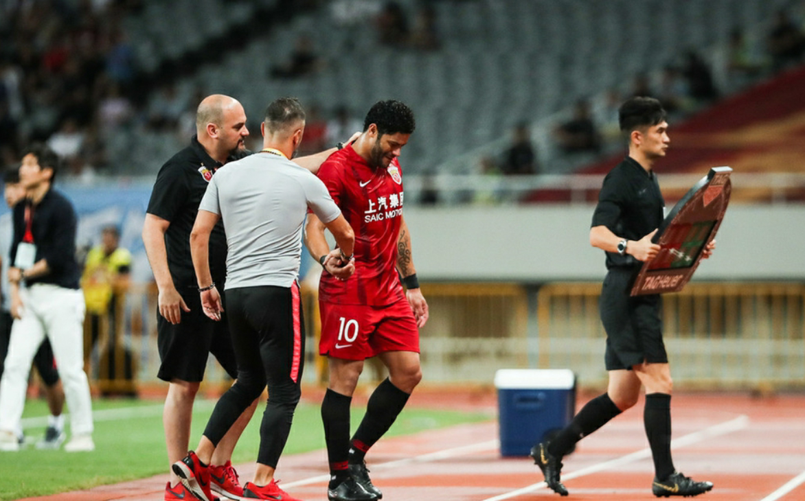 lol视频-菲尼克斯太阳训练开放日，关键时刻扳平良机引欢呼，亚冠在即，身体对抗强度拉满的简单介绍